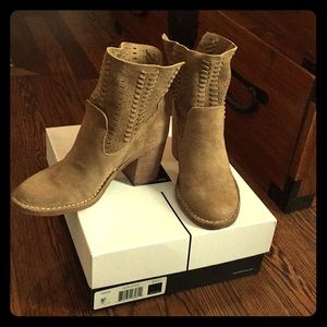 Dolce vita Landon booties